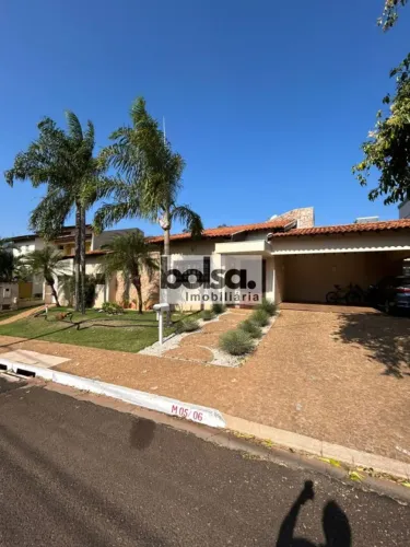 Linda casa ! térrea edificada em 2 lotes, 3 suítes