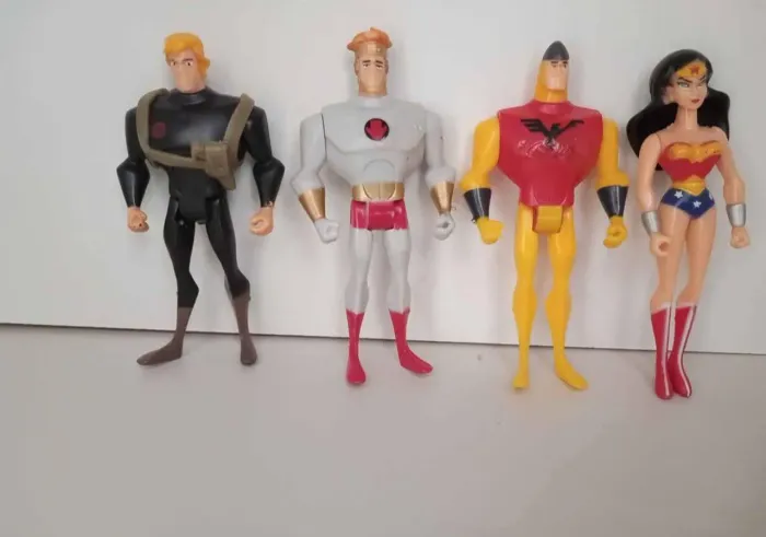 Lote de bonecos liga da justiça