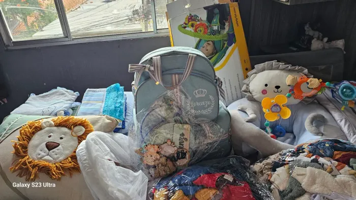 Kit roupa bebe com berço