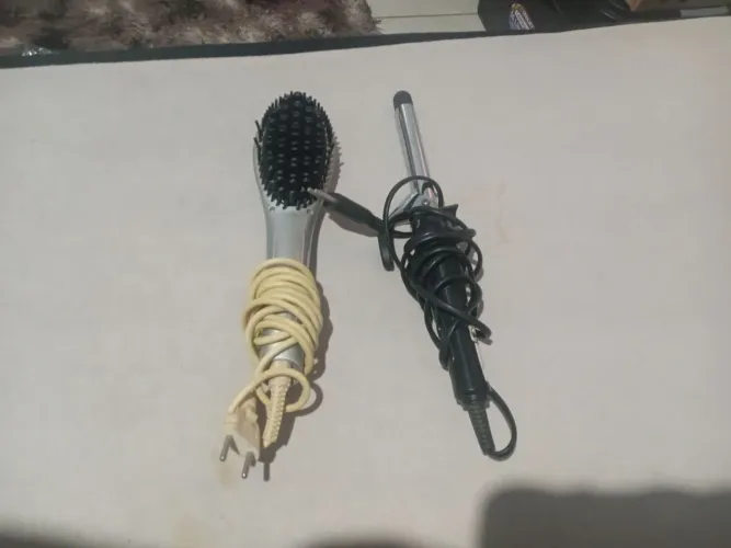 Escova de cabelo e bebilys