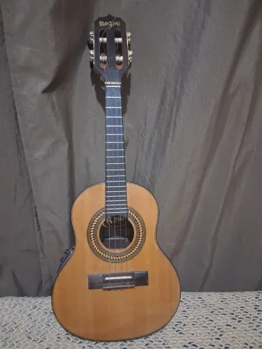 Cavaquinho Rozini impecável