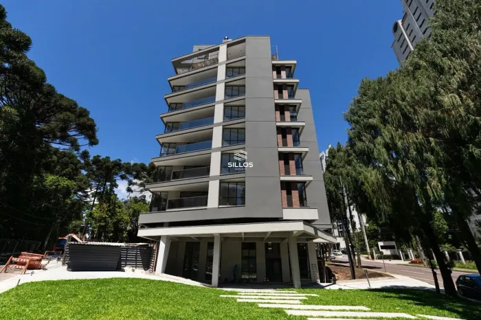 Cobertura a venda com 3 suites no Mossunguê em Curitiba.