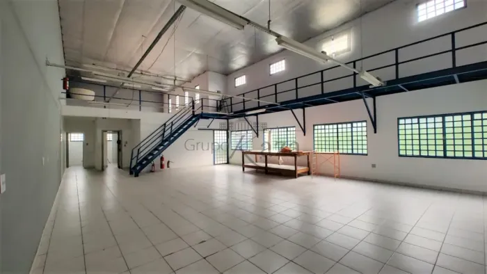 Galpão Comercial - Residencial São Paulo - Jacareí - 240m²