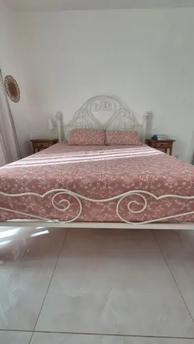 Cama Queen em Ferro Clássica 