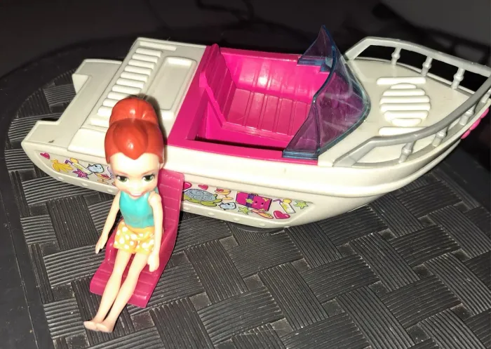 Yate da polly.acompanha uma polly
