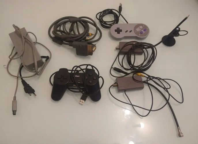 Lote de itens de vídeo game vendidos no estado - favor leia o anúncio 