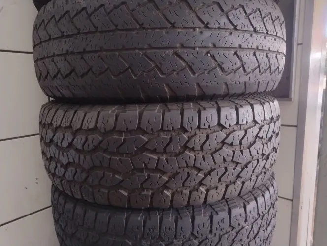 Pneus 255-70-16