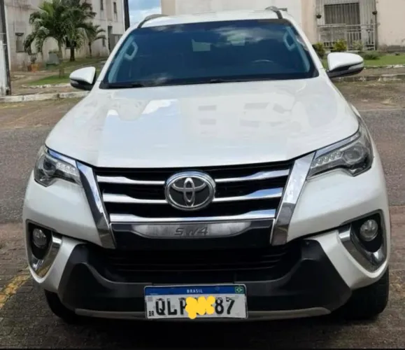 Toyota Hilux SW4 SRX 4X4 2.8 TDI 16V Dies. Aut. 2017