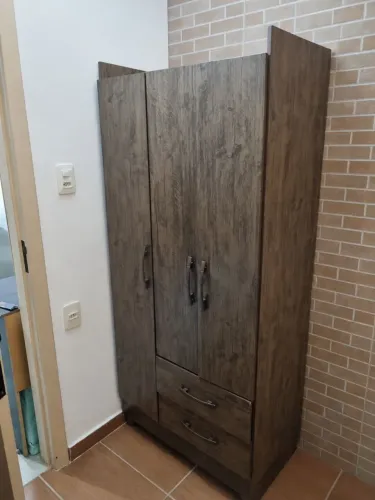 Guarda roupa em bom estado