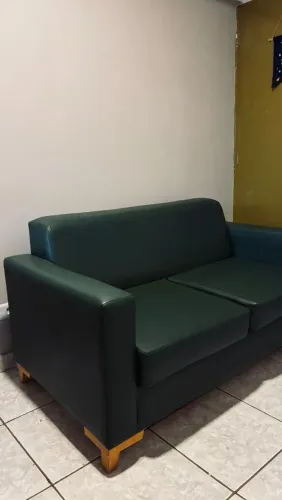Vendo sofá verde militar em ótimo estado!