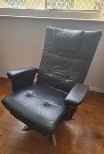 Poltrona de Couro Legítimo Mannes