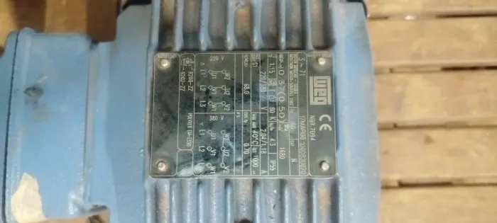 Motor Elétrico WEG 0,5 CV Trifásico 220/380V - Ótimo Estado