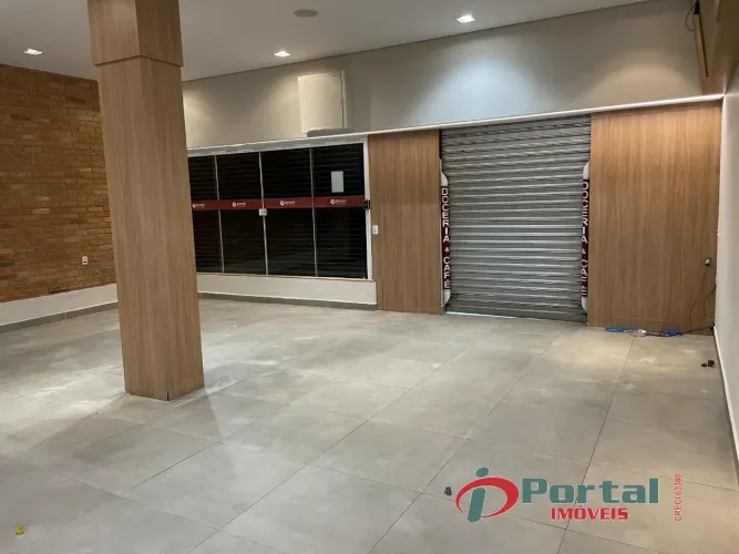 SALÃO COMERCIAL VENDA OU LOCAÇÃO LOCALIZAÇÃO PRIVILEGIADA A/t: 256m² A/c: 180m² NO CENTRO
