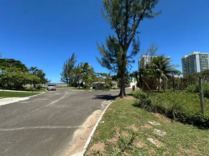TERRENO LOTE NO CONDOMÍNIO PARQUE COSTA VERDE