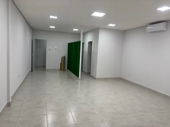 Sala comercial sobreloja