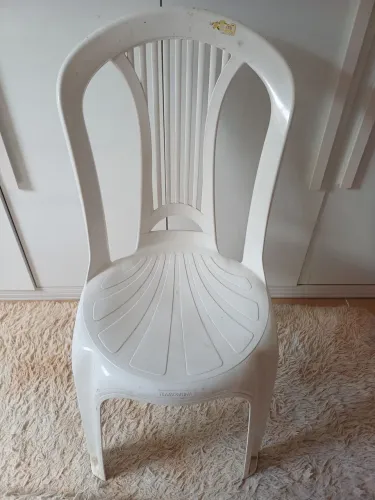 Cadeira de plástico
