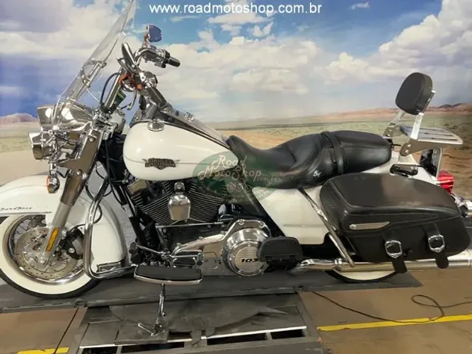 HARLEY DAVIDSON/FLHRC -Branca -2013 29.509Km