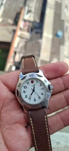 Relógio  swiss army original vendo olx pay mais entrega para todo Brasil faço envio 