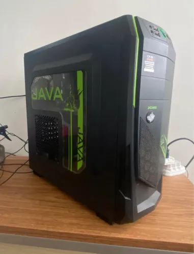Desktop em perfeito estado