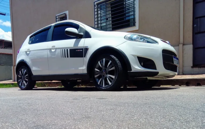 Fiat Palio Sporting 1.6 Flex 16V 5P 2013