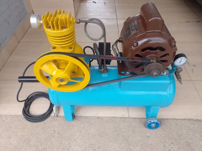 Compressor de ar/pintura Schutz 30Lt (reformado) Troca por tufão 