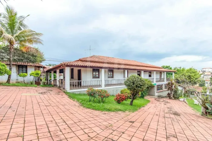Casa à venda, 5 quartos, 2 suítes, 10 vagas, Santa Amélia - Belo Horizonte/MG