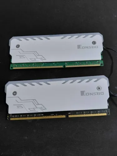 Memoria RAM com Dissipador RGB DDR3 2x8GB