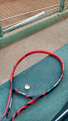Par de Raquetes Yonex Vcore Tour F97 4 3/8
