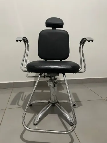 Cadeira de Barbeiro Reclinável