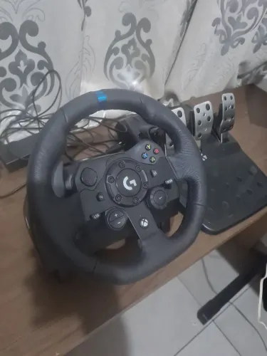 Volante Logitech G923 para PS5, PS4 e PC