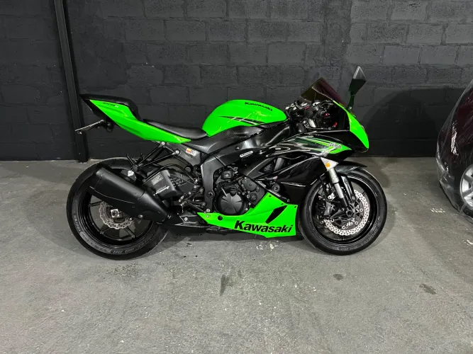 Kawasaki Ninja ZX6R 2010/11 - Oportunidade