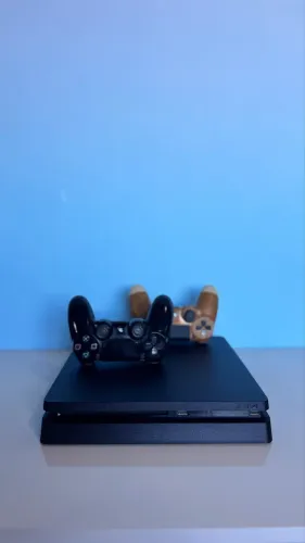 PlayStation 4 Slim 1TB + 2 Controles Originais Sony