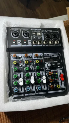 Mesa de Som Interfere AMW AM4 4 Canais USB Efeitos