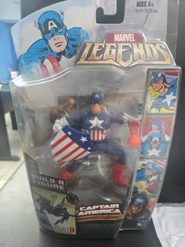 Marvel Legends Marvel Heroes Series 3 (Hasbro): 'Brood Queen Series' Captain America 