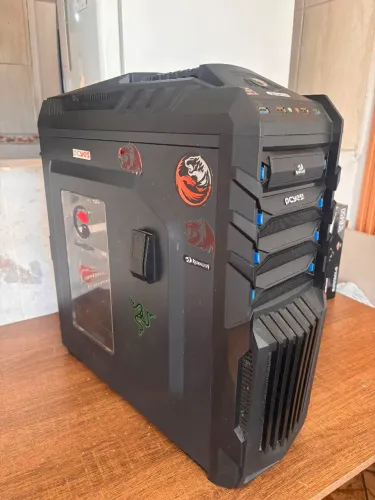 PC GAMER - RYZEN 5 + RX 6600 + 16GB RAM