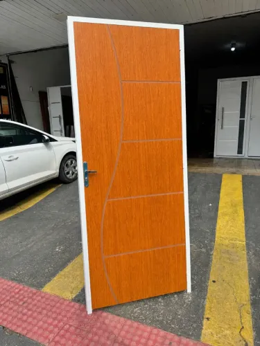 IMPERDÍVEL! PORTA PRONTA E COMPLETA COM MARCO EM ALUMÍNIO BRANCO E FECHADURA