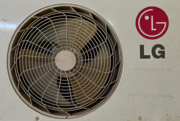 Ar-condicionado Split LG Hi Wall Smile 12.000 BTU/h