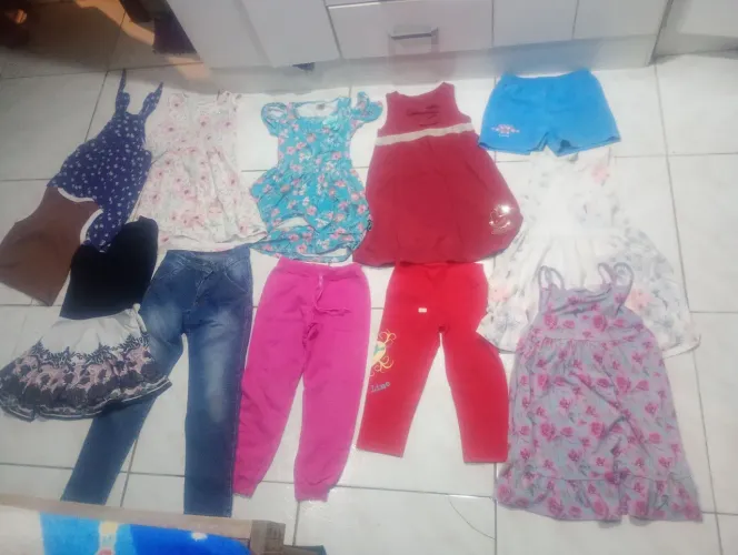 Vendo um lote de menina tamanho 8