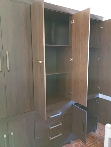 Vendo guarda roupa de casal semi novo