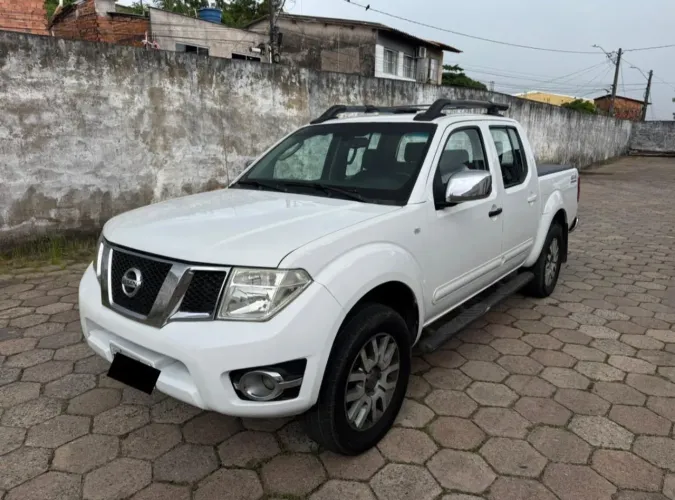Nissan Frontier SL CD 4X4 2.5tb Diesel AUT 2014