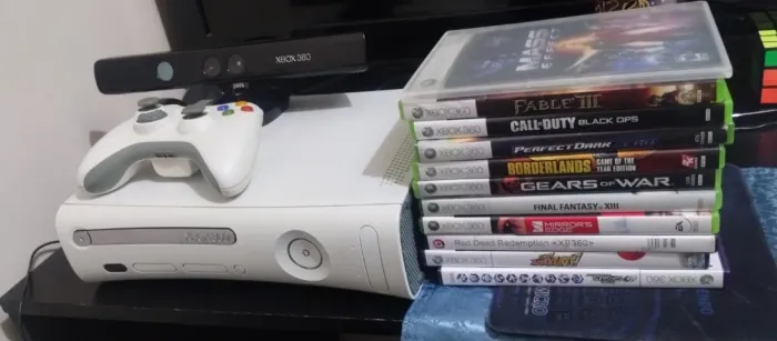 Xbox 360 Branco + Kinect + 2 controles + 11 jogos + fonte