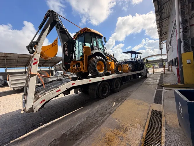 1620 com plataforma fixa 11mts