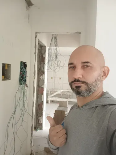 Eletricista residencial / predial de baixo, média e Alta tenção 