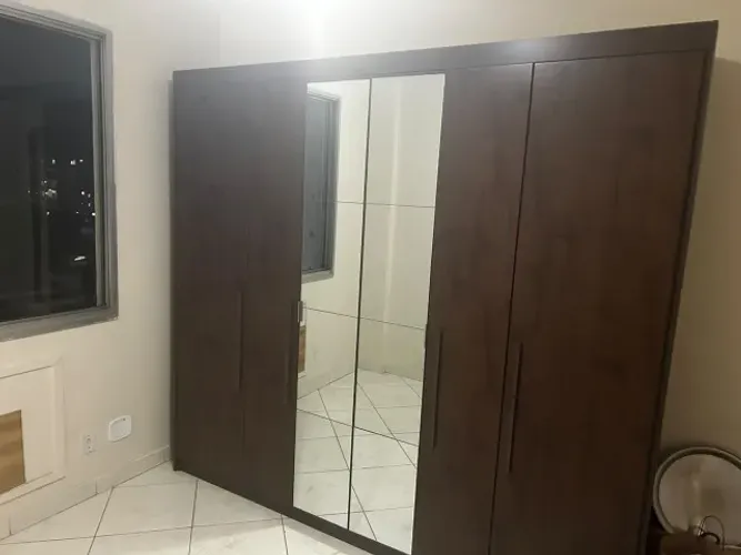 Guarda Roupa Casal 6 portas com espelho + 70 Cabides