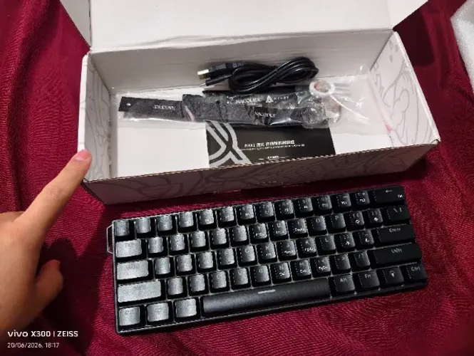 Teclado Mecanico Ajazz NK61, Rainbow, Switch Vermelho, Preto, NK61-BK