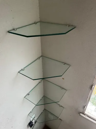 Prateleiras de vidro