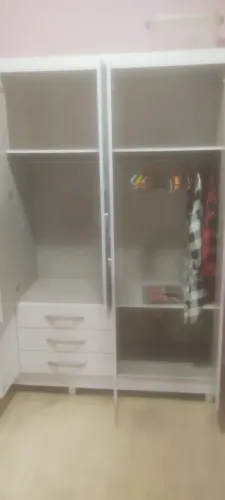 Vende,-se Guarda Roupa ótimo preço super conservado