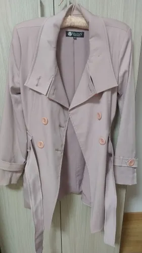 Dois casacos trench coat - 120,00 cada ou 200,00 os dois