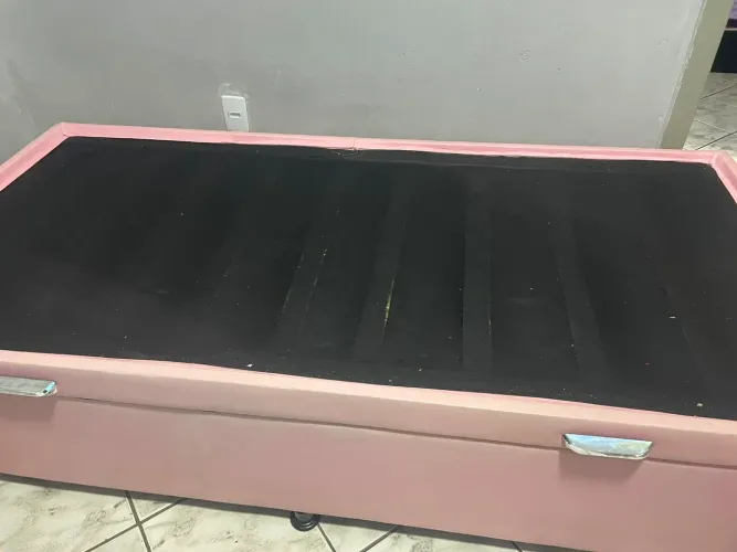 Cama bau solteiro rosa