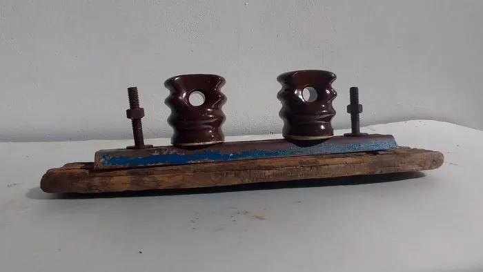 Suporte isoladores porcelana 